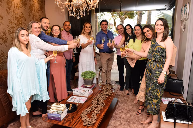Juliana Saraiva recebe a 22ª edição da Revista Celebrar – foto 103