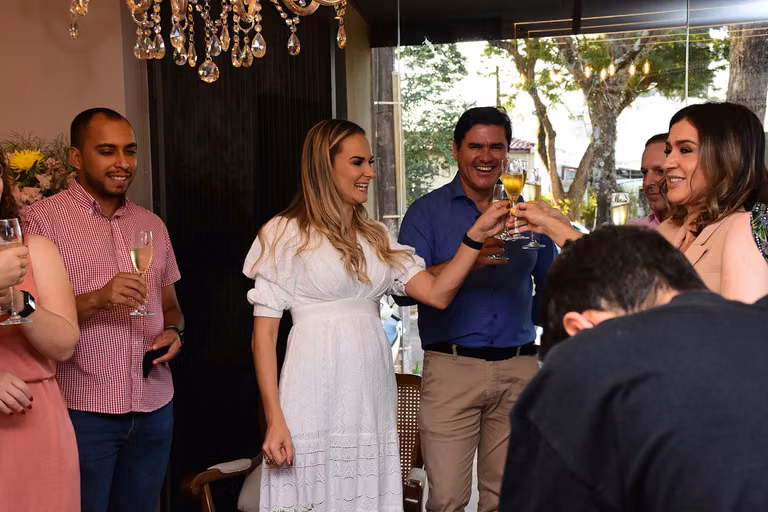 Juliana Saraiva recebe a 22ª edição da Revista Celebrar – foto 106