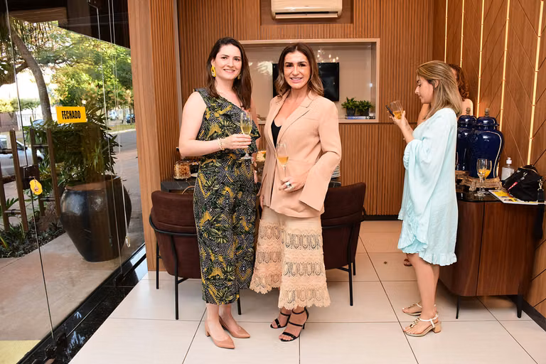 Juliana Saraiva recebe a 22ª edição da Revista Celebrar – foto 115