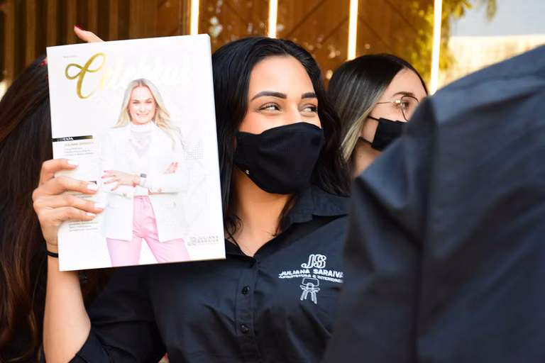 Juliana Saraiva recebe a 22ª edição da Revista Celebrar – foto 16