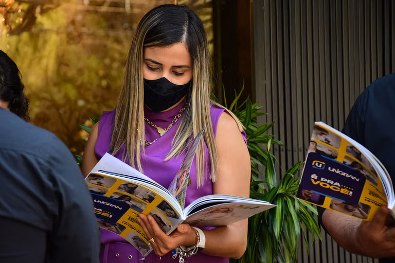 Juliana Saraiva recebe a 22ª edição da Revista Celebrar – foto 18