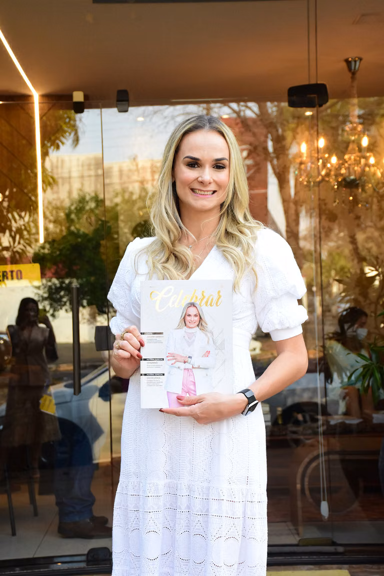 Juliana Saraiva recebe a 22ª edição da Revista Celebrar – foto 25