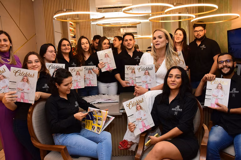 Juliana Saraiva recebe a 22ª edição da Revista Celebrar – foto 42