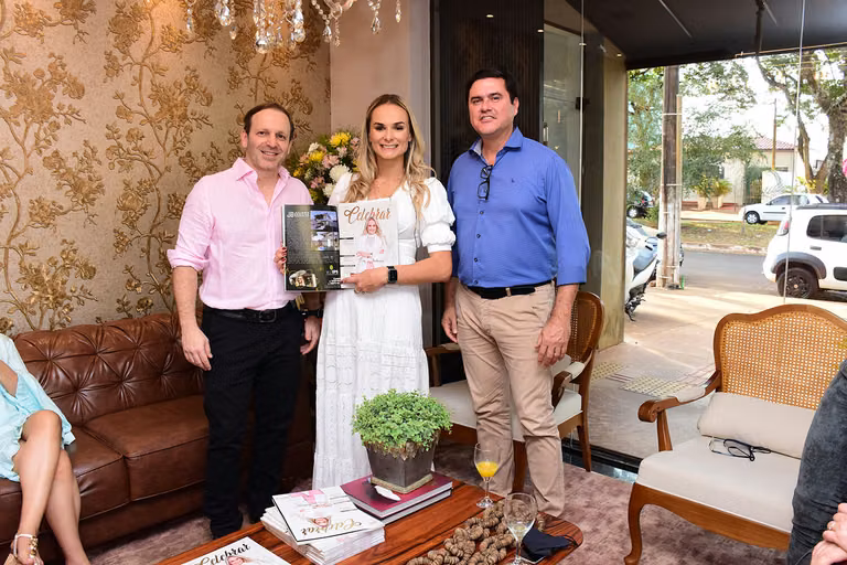 Juliana Saraiva recebe a 22ª edição da Revista Celebrar – foto 91