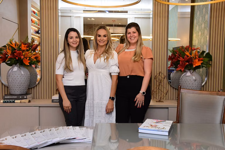 Juliana Saraiva recebe a 22ª edição da Revista Celebrar – foto 95