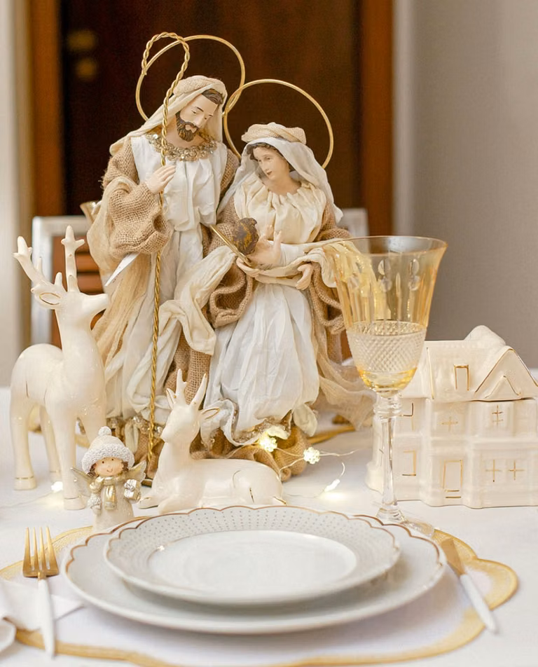 Encante-se com 3 propostas diferenciadas para decorar a mesa neste natal, com Mesa detalhe – foto 4