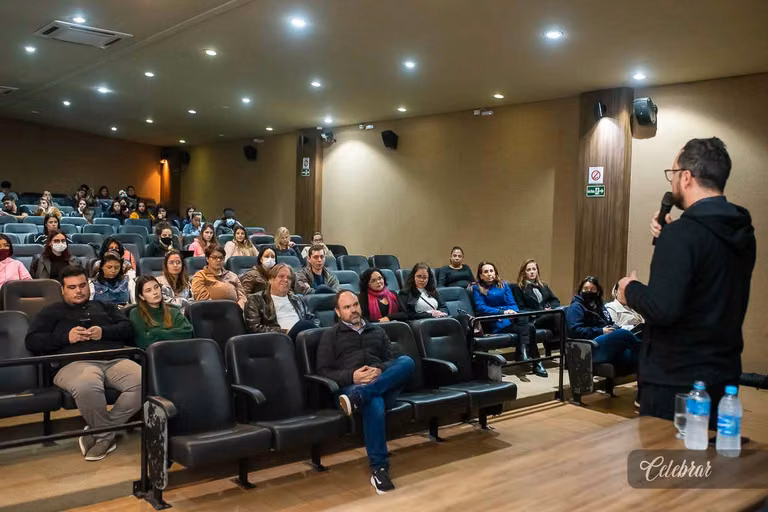 UNIGRAN DECOR -  palestra “Empreendedorismo na Arquitetura” Do arquiteto Júlio Carlos Cervo de David – foto 15