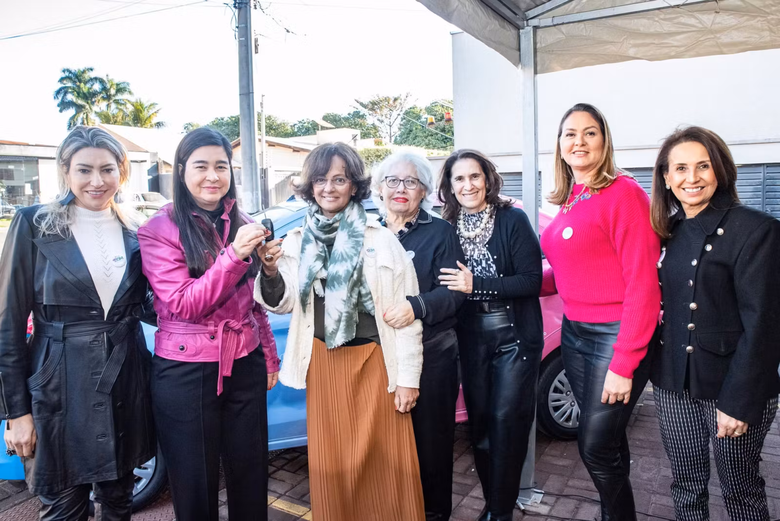 Leilodom entrega carro para apoiadores do Hospital de Amor