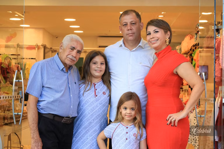 coquetel de lançamento lilica e tigor dourados – foto 109