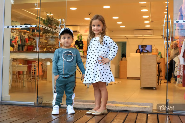 coquetel de lançamento lilica e tigor dourados – foto 12