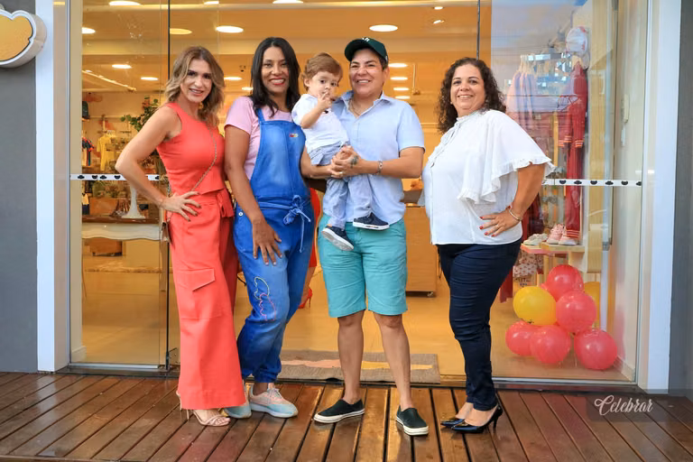 coquetel de lançamento lilica e tigor dourados – foto 16