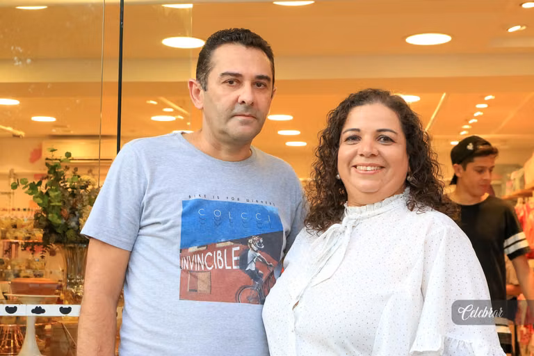 coquetel de lançamento lilica e tigor dourados – foto 23