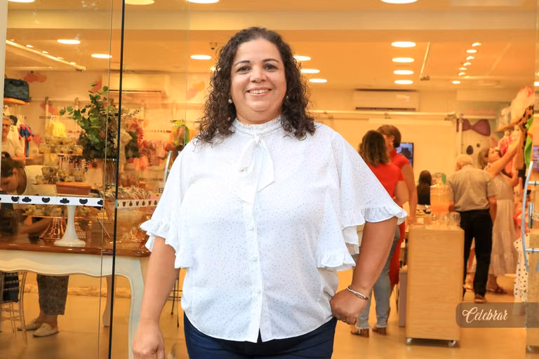coquetel de lançamento lilica e tigor dourados – foto 25