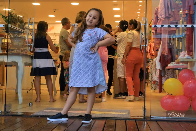 coquetel de lançamento lilica e tigor dourados – foto 34