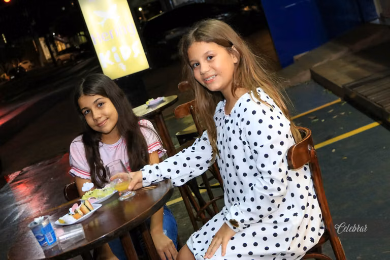 coquetel de lançamento lilica e tigor dourados – foto 80
