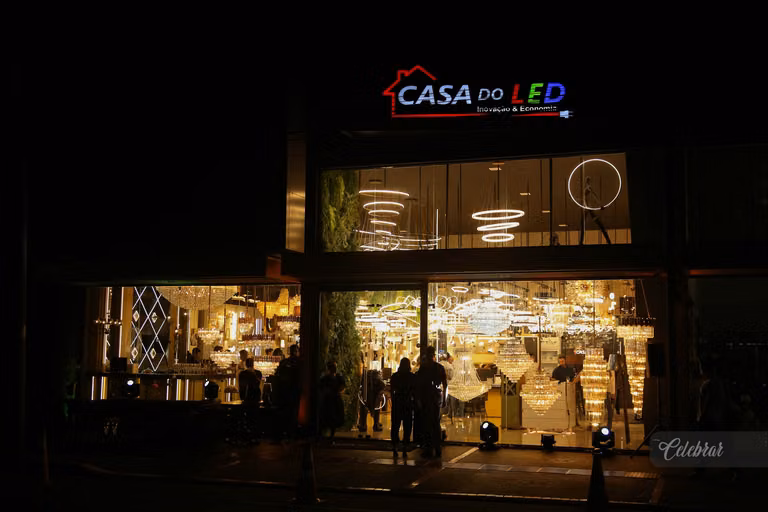 INAUGURAÇÃO CASA DO LED dourados – foto 1