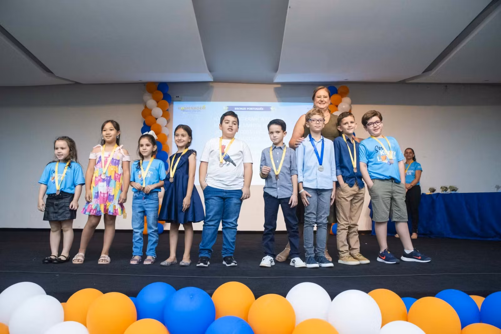 Kumon unidade progresso homenageia alunos