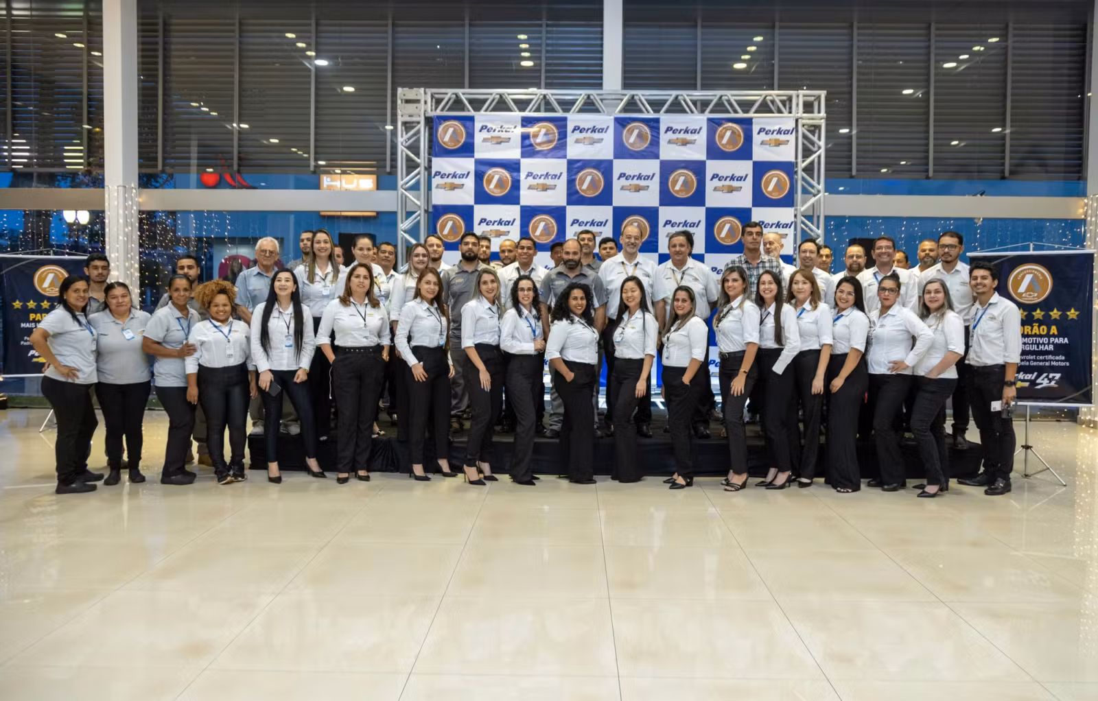 Perkal chevrolet dourados