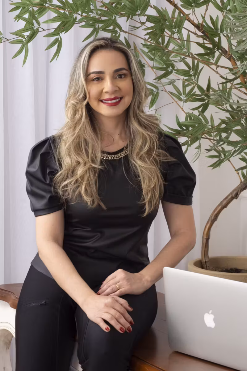 Elegância e naturalidade: a arte de brilhar no ambiente de trabalho