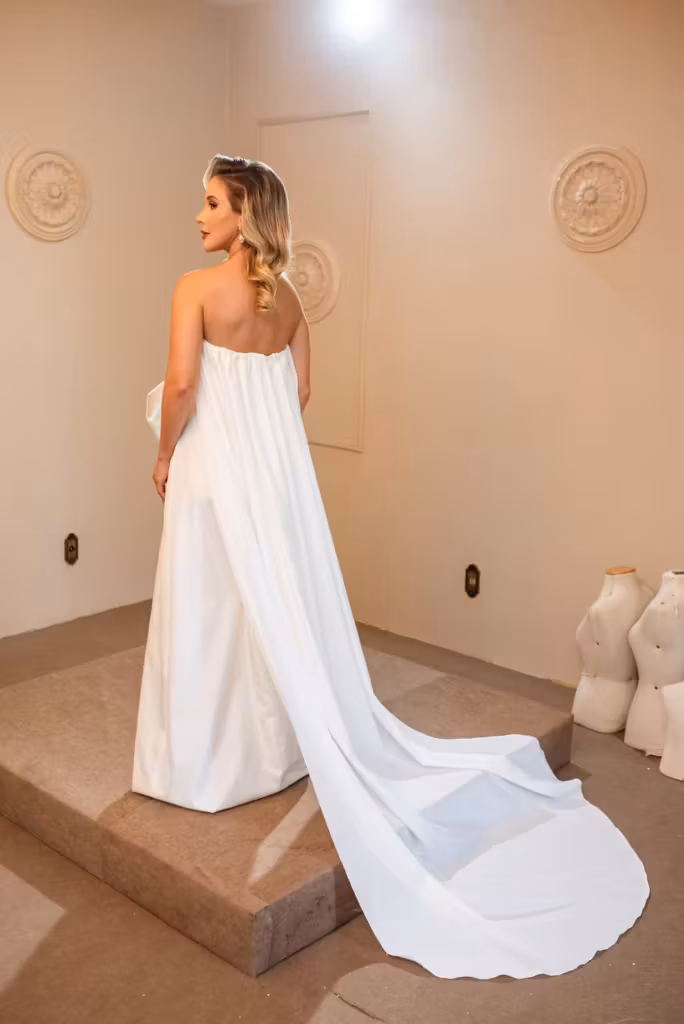 Conheça a coleção exclusiva de vestidos de noiva inspirados na moda dos anos 40 e 50 de deva nonatto