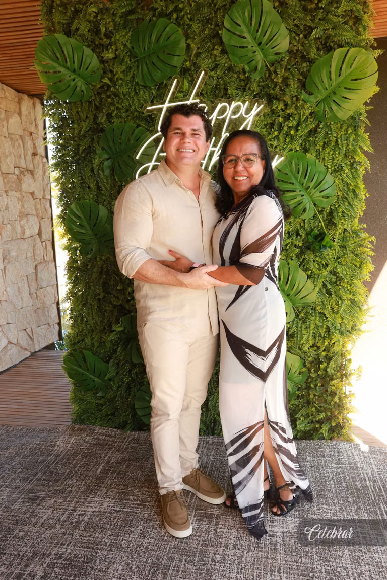 Cristiano Almeida comemora seus 38 anos em um almoço surpresa com amigos e parceiros – foto 143