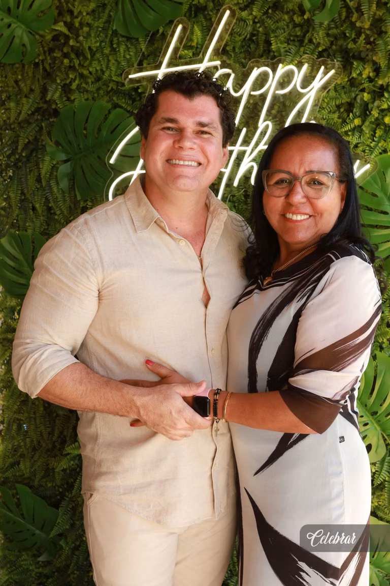 Cristiano Almeida comemora seus 38 anos em um almoço surpresa com amigos e parceiros – foto 144