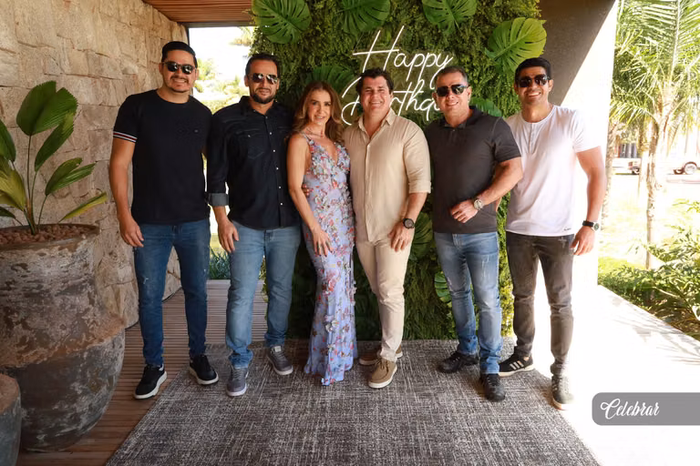 Cristiano Almeida comemora seus 38 anos em um almoço surpresa com amigos e parceiros – foto 161