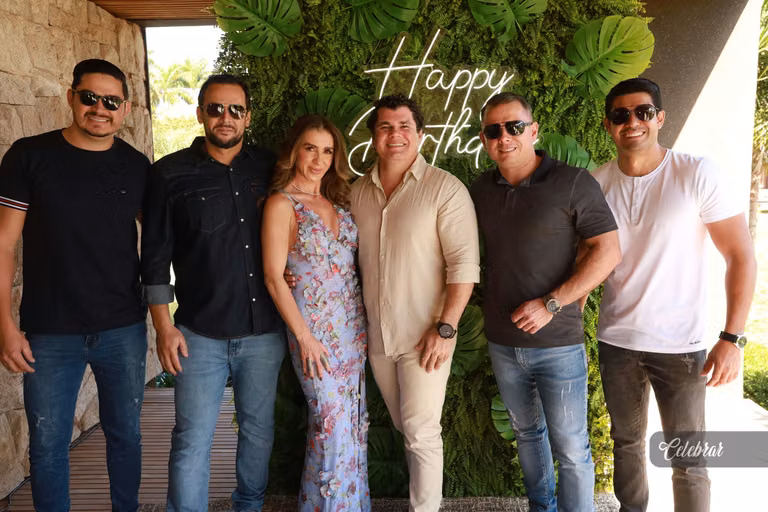Cristiano Almeida comemora seus 38 anos em um almoço surpresa com amigos e parceiros – foto 162