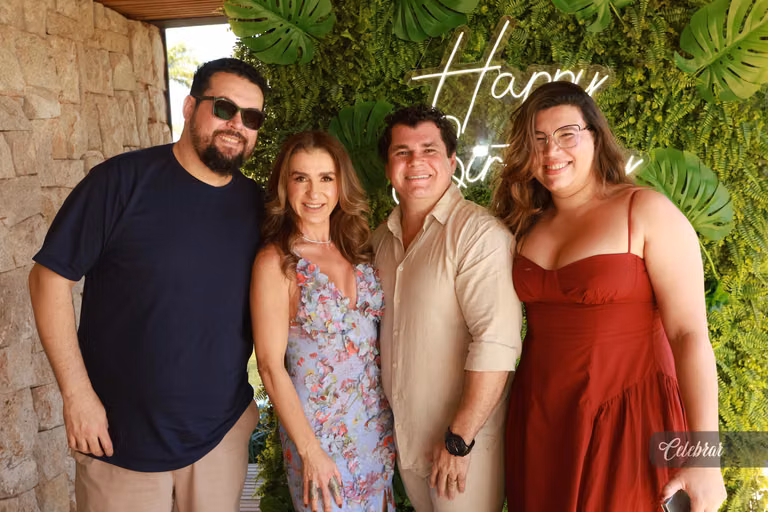 Cristiano Almeida comemora seus 38 anos em um almoço surpresa com amigos e parceiros – foto 174