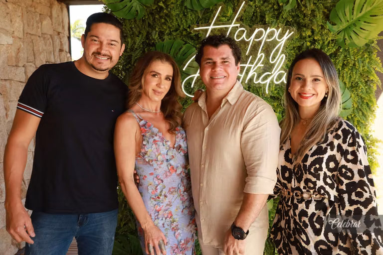 Cristiano Almeida comemora seus 38 anos em um almoço surpresa com amigos e parceiros – foto 176