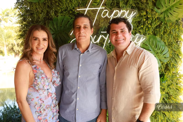 Cristiano Almeida comemora seus 38 anos em um almoço surpresa com amigos e parceiros – foto 192