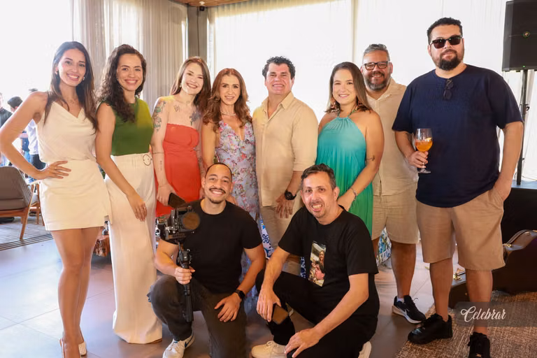 Cristiano Almeida comemora seus 38 anos em um almoço surpresa com amigos e parceiros – foto 230