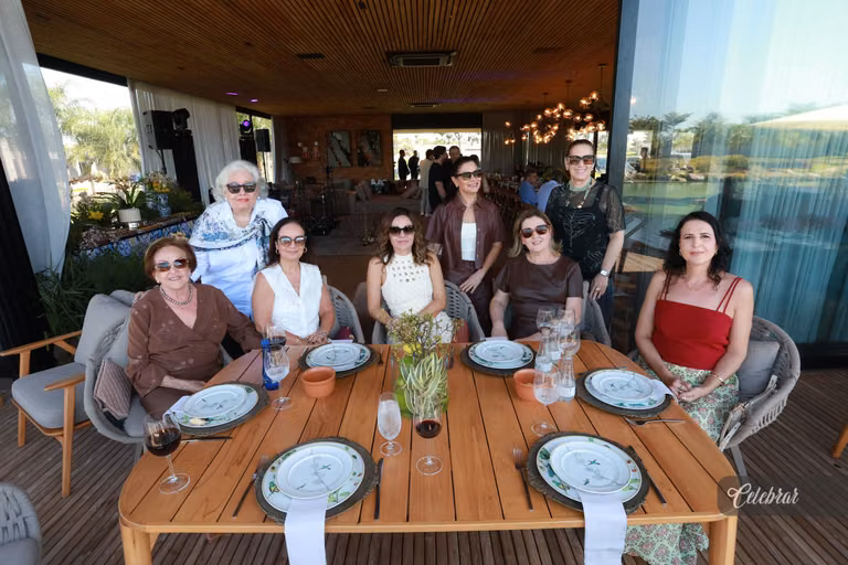 Cristiano Almeida comemora seus 38 anos em um almoço surpresa com amigos e parceiros – foto 44