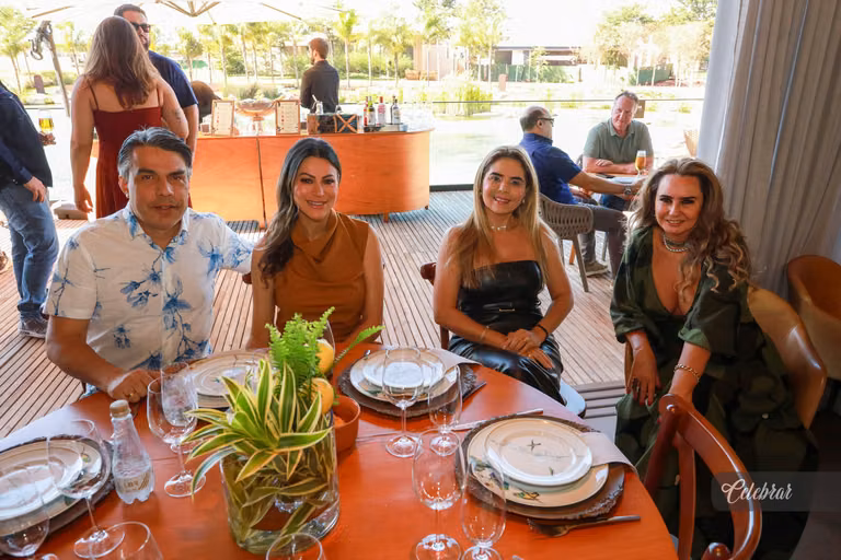 Cristiano Almeida comemora seus 38 anos em um almoço surpresa com amigos e parceiros – foto 49