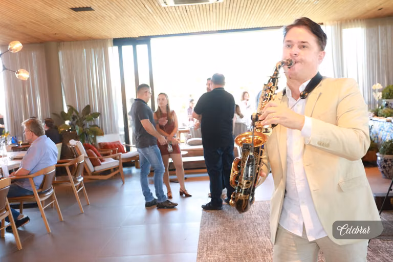 Cristiano Almeida comemora seus 38 anos em um almoço surpresa com amigos e parceiros – foto 65
