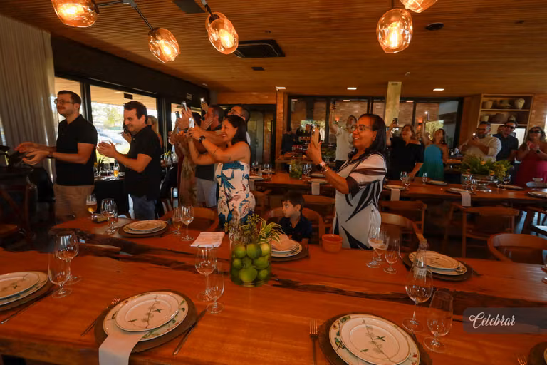 Cristiano Almeida comemora seus 38 anos em um almoço surpresa com amigos e parceiros – foto 86