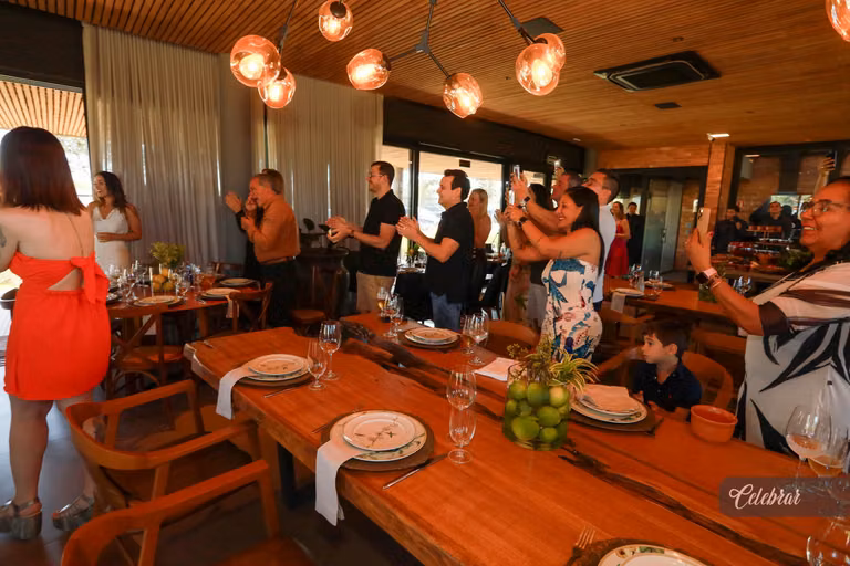 Cristiano Almeida comemora seus 38 anos em um almoço surpresa com amigos e parceiros – foto 88