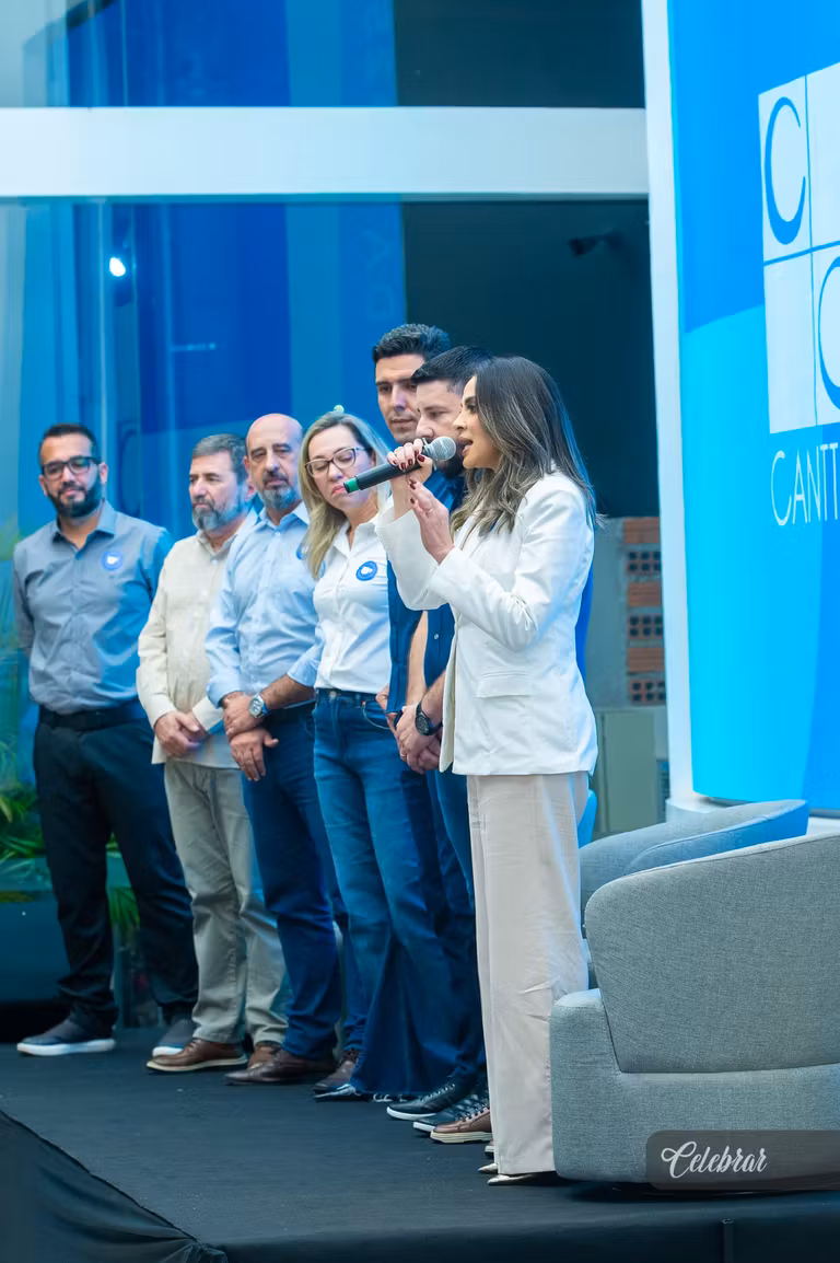 Networking e inspiração marcam a 2ª edição do Café com Negócios com o tema “Liderança que Gera Resultados” – foto 155