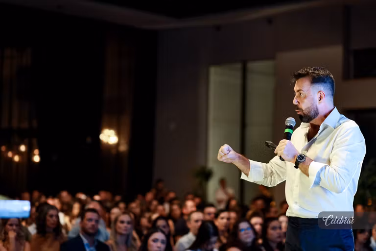Veja mais registros da Masterclass “O Mercado de Luxo – Edição Especial Dourados”, com Carlos Ferreirinha – foto 10