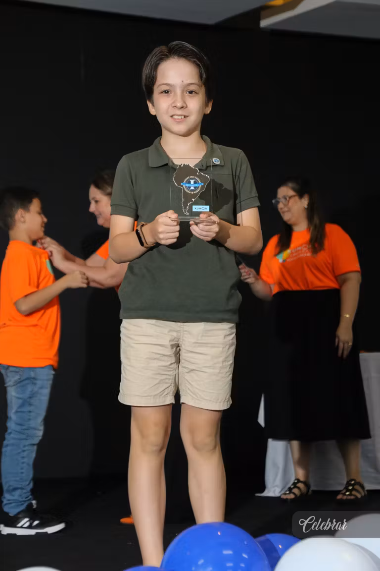 Kumon Unidade Progresso homenageia alunos adiantados em evento especial – foto 373