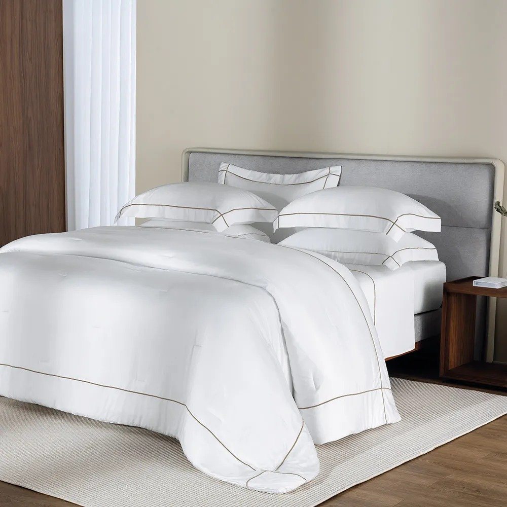 Descubra a sofisticação e o conforto absoluto dos jogos de cama de bambu Trussardi — foto 2