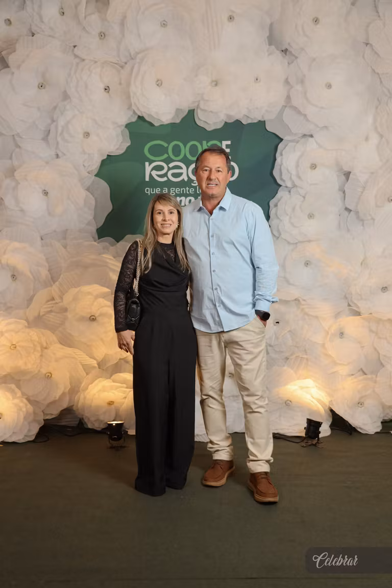 Sicredi Centro-Sul MS/BA celebra 37 anos com show beneficente em prol do Hospital de Amor de Dourados – foto 112