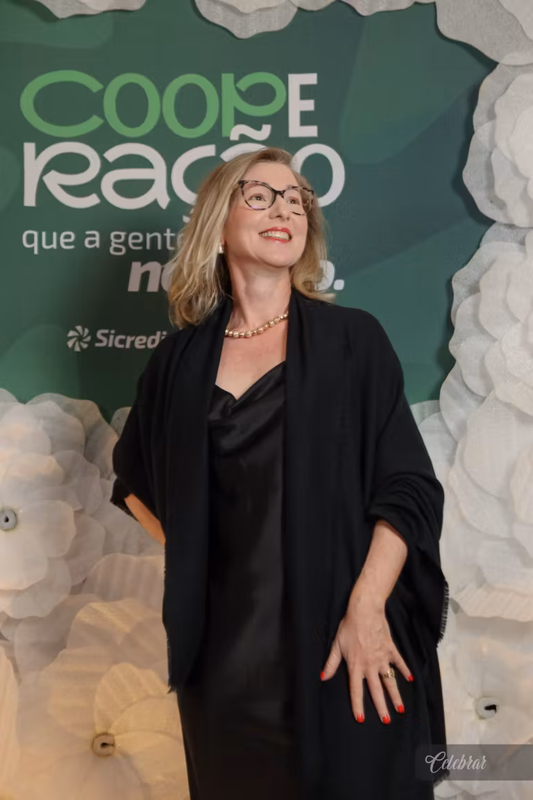 Sicredi Centro-Sul MS/BA celebra 37 anos com show beneficente em prol do Hospital de Amor de Dourados – foto 122