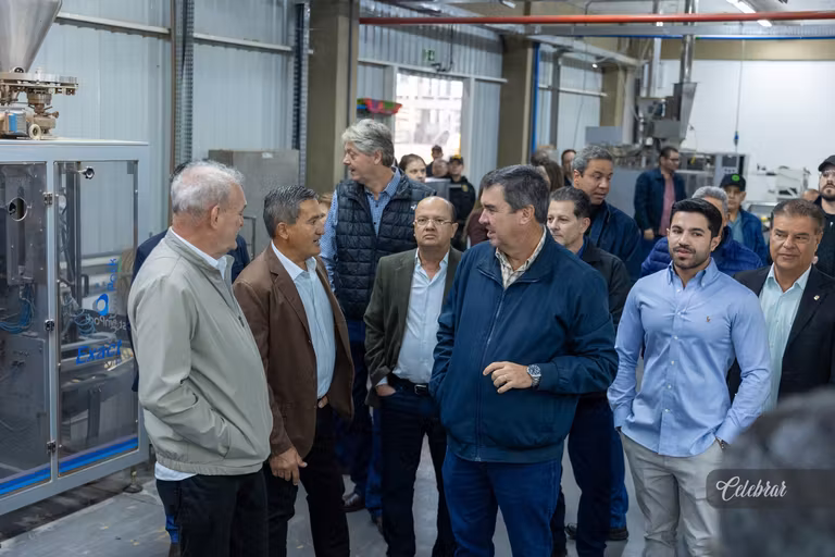 2º álbum - Donana Alimentos inaugura nova planta industrial e celebra 43 anos de crescimento e inovação na indústria sul-mato-grossense. – foto 27