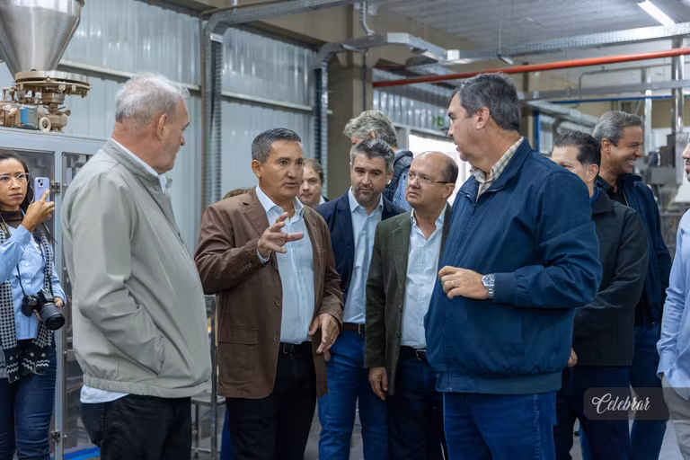 2º álbum - Donana Alimentos inaugura nova planta industrial e celebra 43 anos de crescimento e inovação na indústria sul-mato-grossense. – foto 30