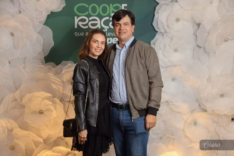 Sicredi Centro-Sul MS/BA celebra 37 anos com show beneficente em prol do Hospital de Amor de Dourados – foto 165