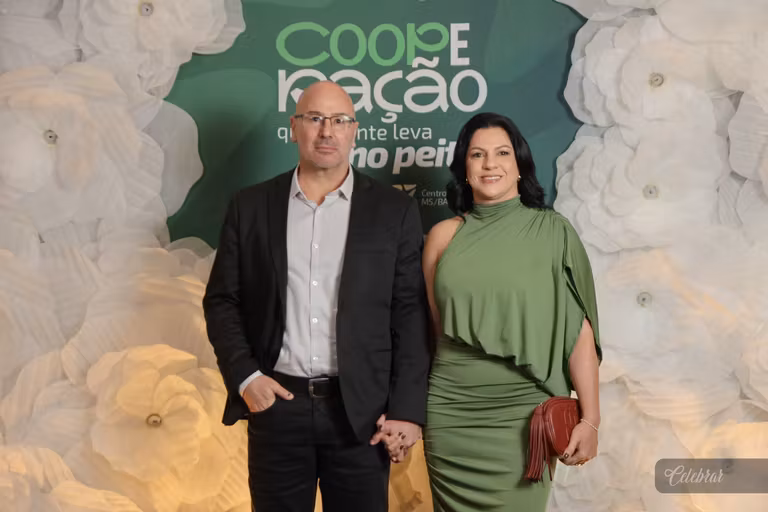 Sicredi Centro-Sul MS/BA celebra 37 anos com show beneficente em prol do Hospital de Amor de Dourados – foto 188