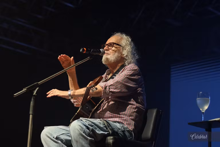 Uma noite para celebrar, cooperar e fazer o bem - 3° álbum – foto 22