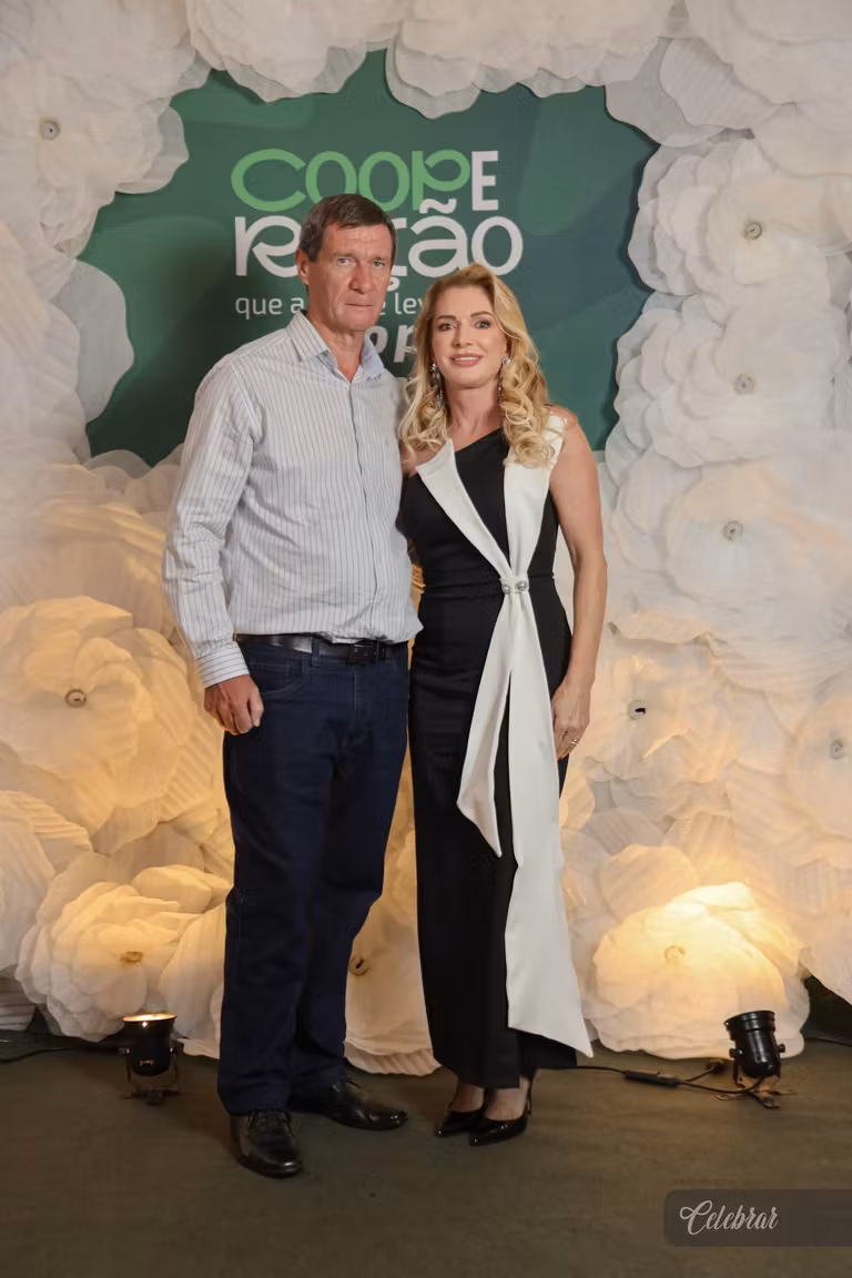 Sicredi Centro-Sul MS/BA celebra 37 anos com show beneficente em prol do Hospital de Amor de Dourados – foto 221