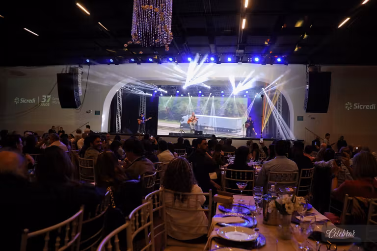 Sicredi Centro-Sul MS/BA celebra 37 anos com show beneficente em prol do Hospital de Amor de Dourados – foto 315
